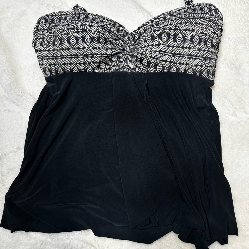 Miraclesuit Black and White Bikini Top